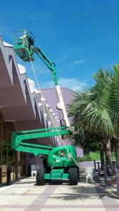 man-lift roof cleaning tampa